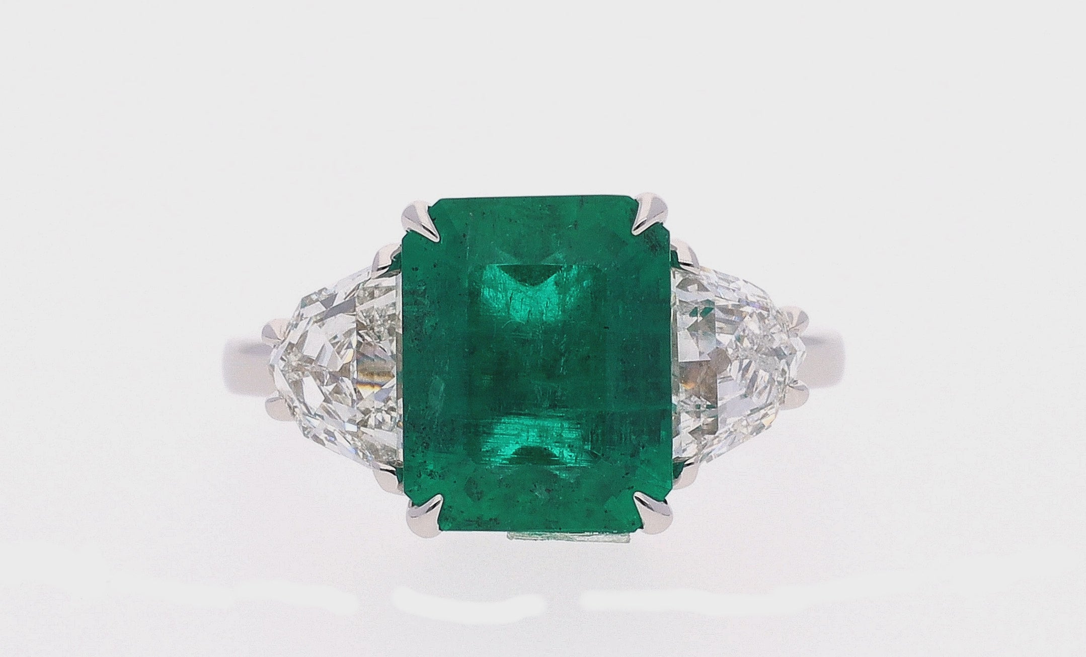 18K White Gold Colombia Emerald and Diamond Ring