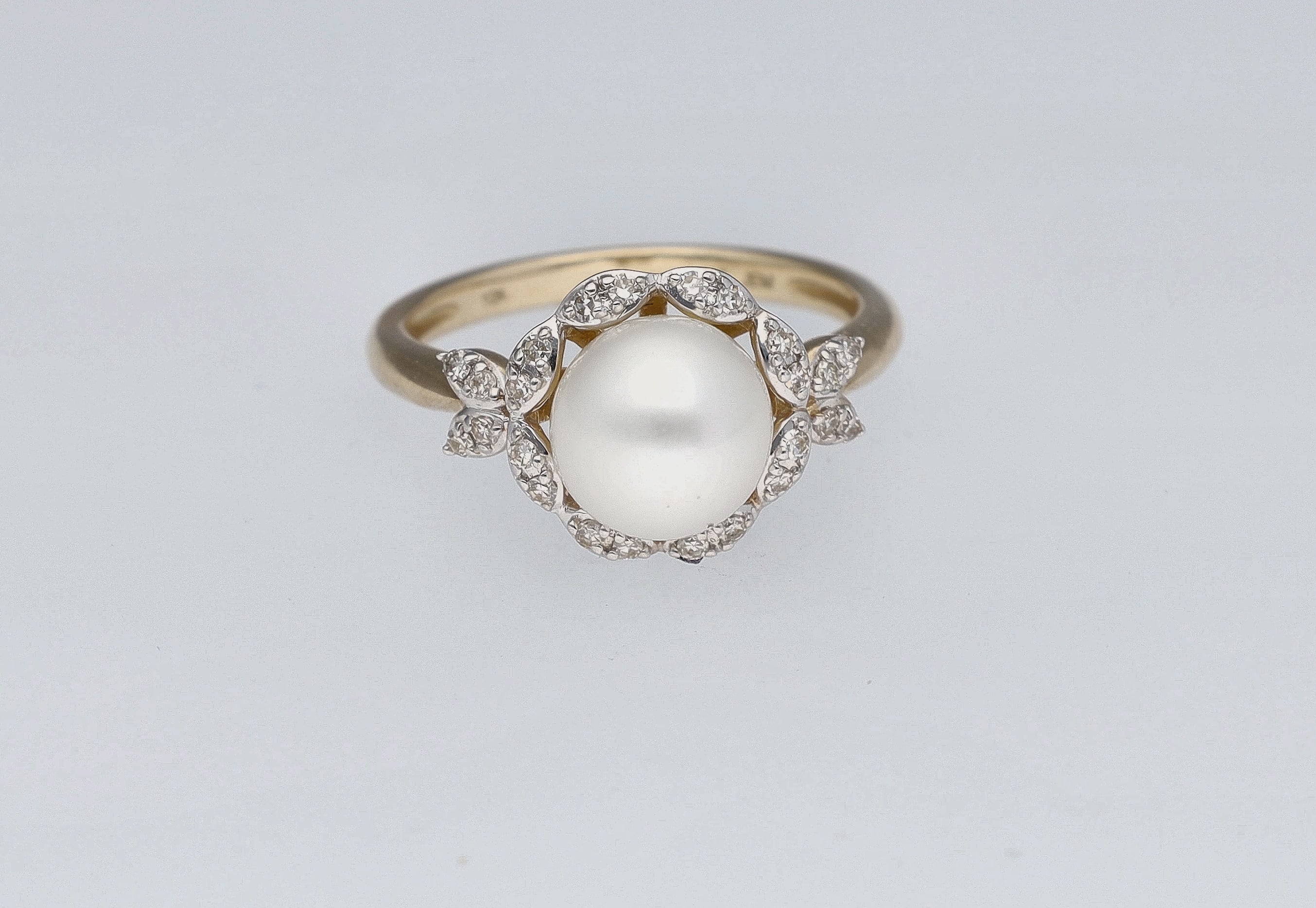 10K Yellow Gold Cultured Pearl and Diamond Fashion Ring