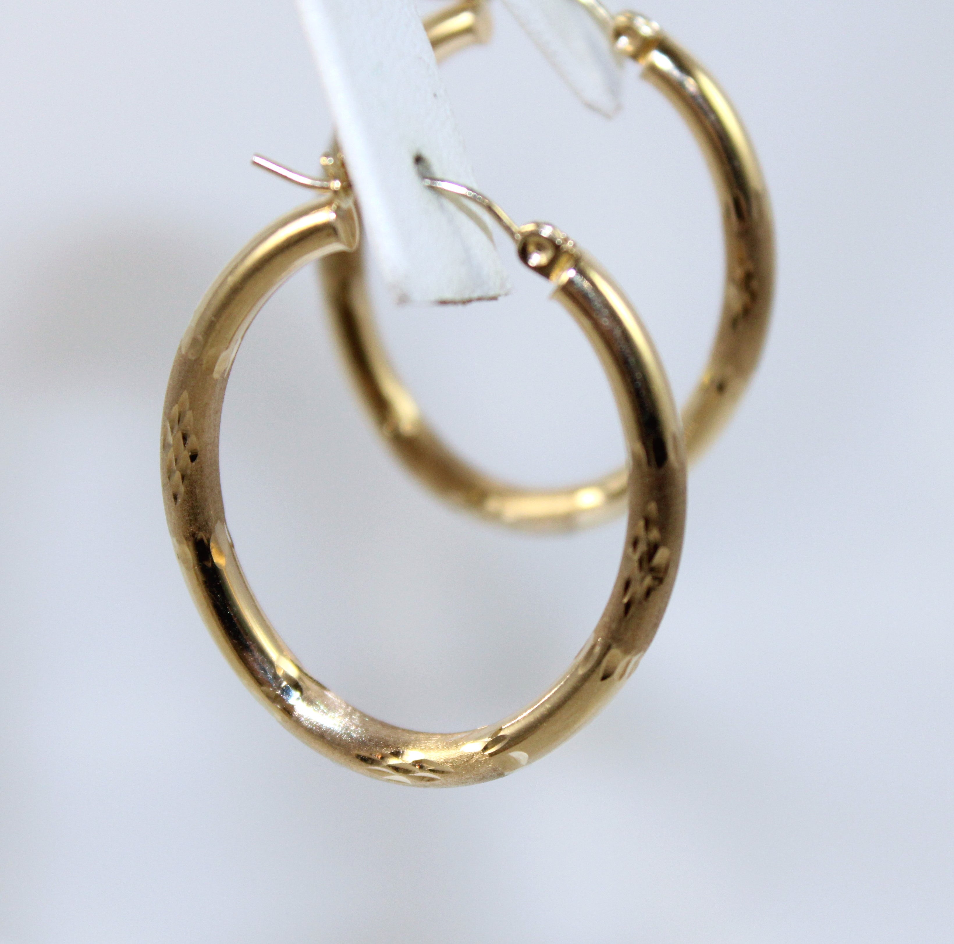 14K Yellow Gold Oval Etched Design Hoop Earrings